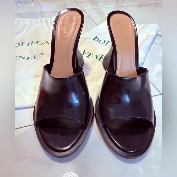 BRAND NEW Bottega Veneta Black Women's Sandals - Picture 4 of 11